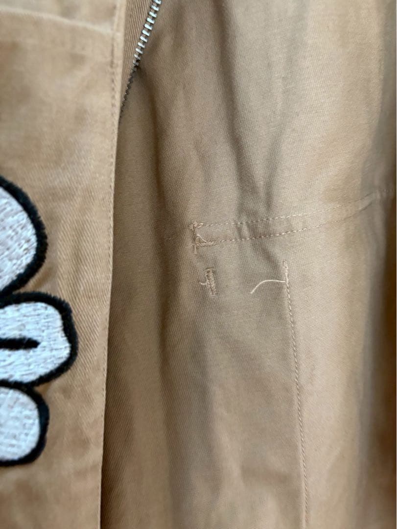 ベージュ 刺繍入り ミリタリージャケット