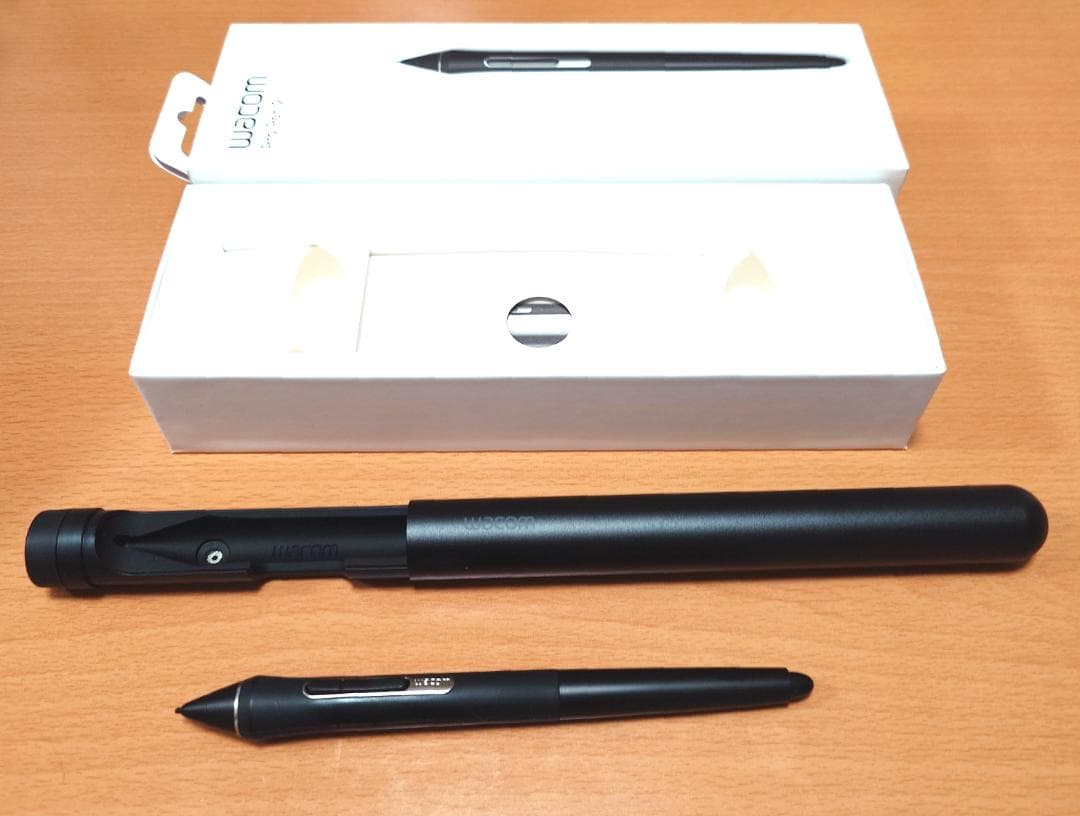 液タブ Wacom Cintiq 22 DTK2260K1D