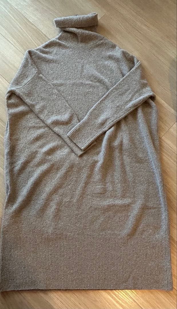 カレンソロジー　ロングニットワンピース