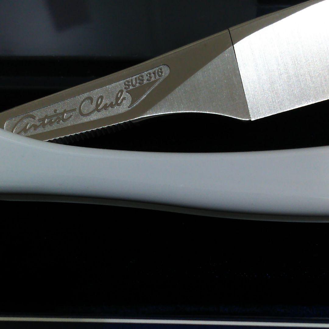 フエザープロレザーステンレス