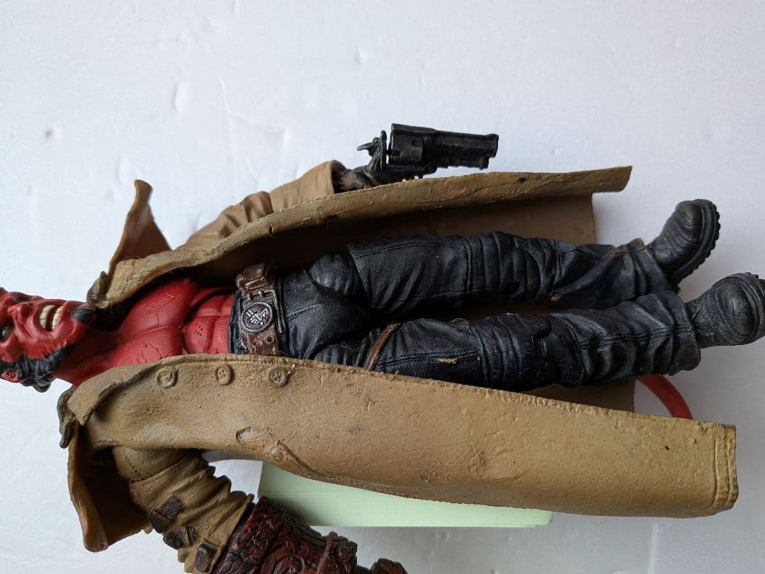 6体まとめ売りヘルボーイフィギュア