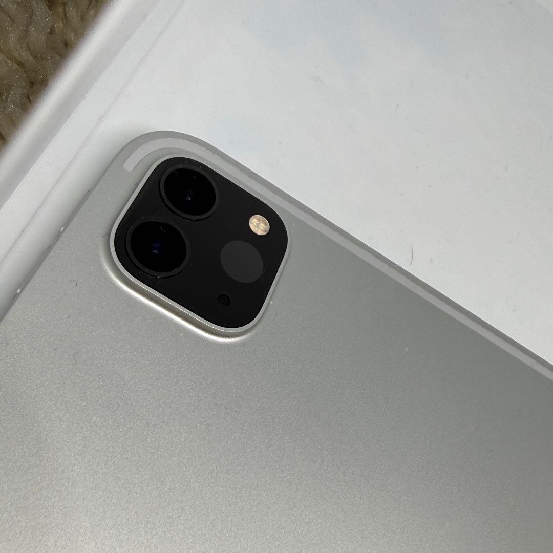 iPadPro12.9インチ 本体 第5世代 128GB バッテリー100％