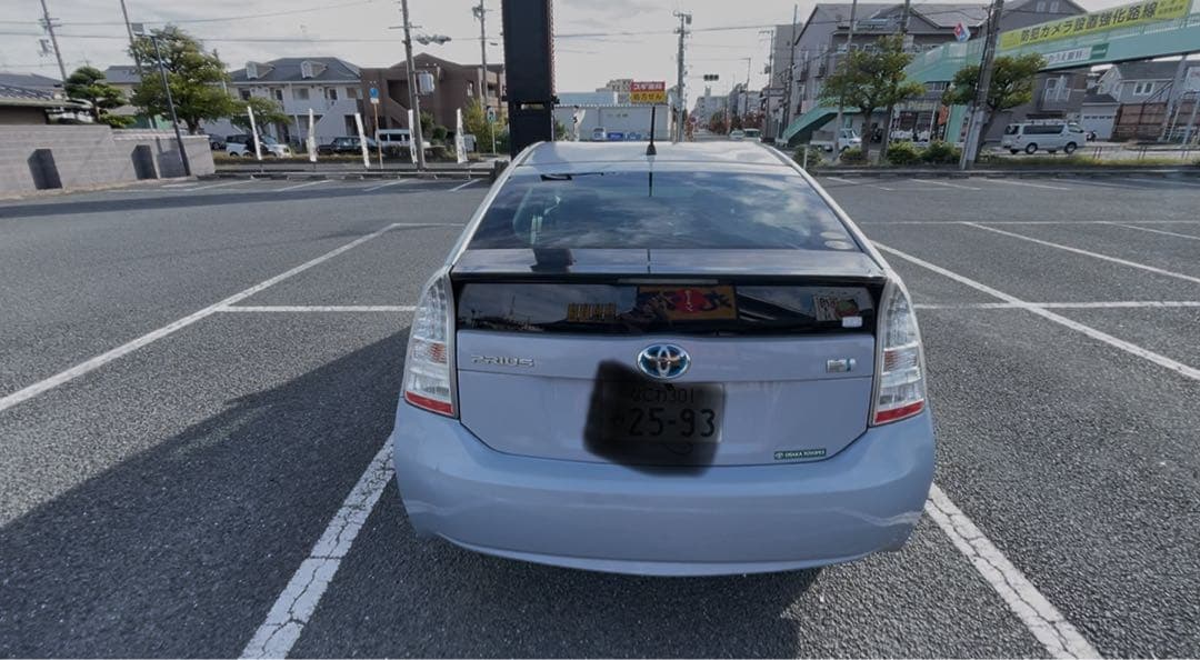 大阪より個人出品プリウス車検令和9年3月迄！ハイブリッド