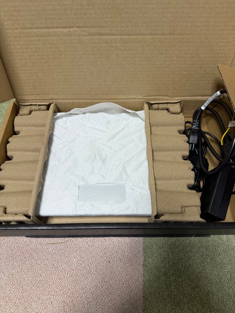 【極美品、購入後1ヶ月未満】HP OmniBook 7 Aero 13-bg