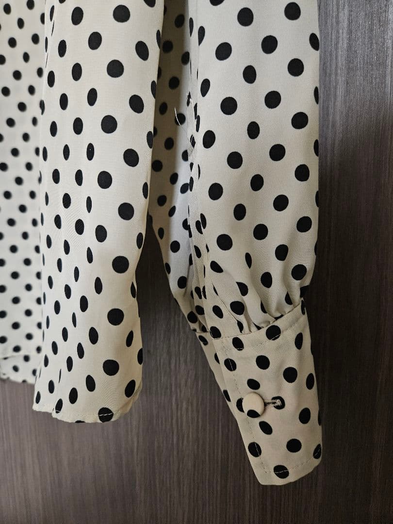 ルルウィルビードットボウタイブラウスLOULOU WILLOUGHBY