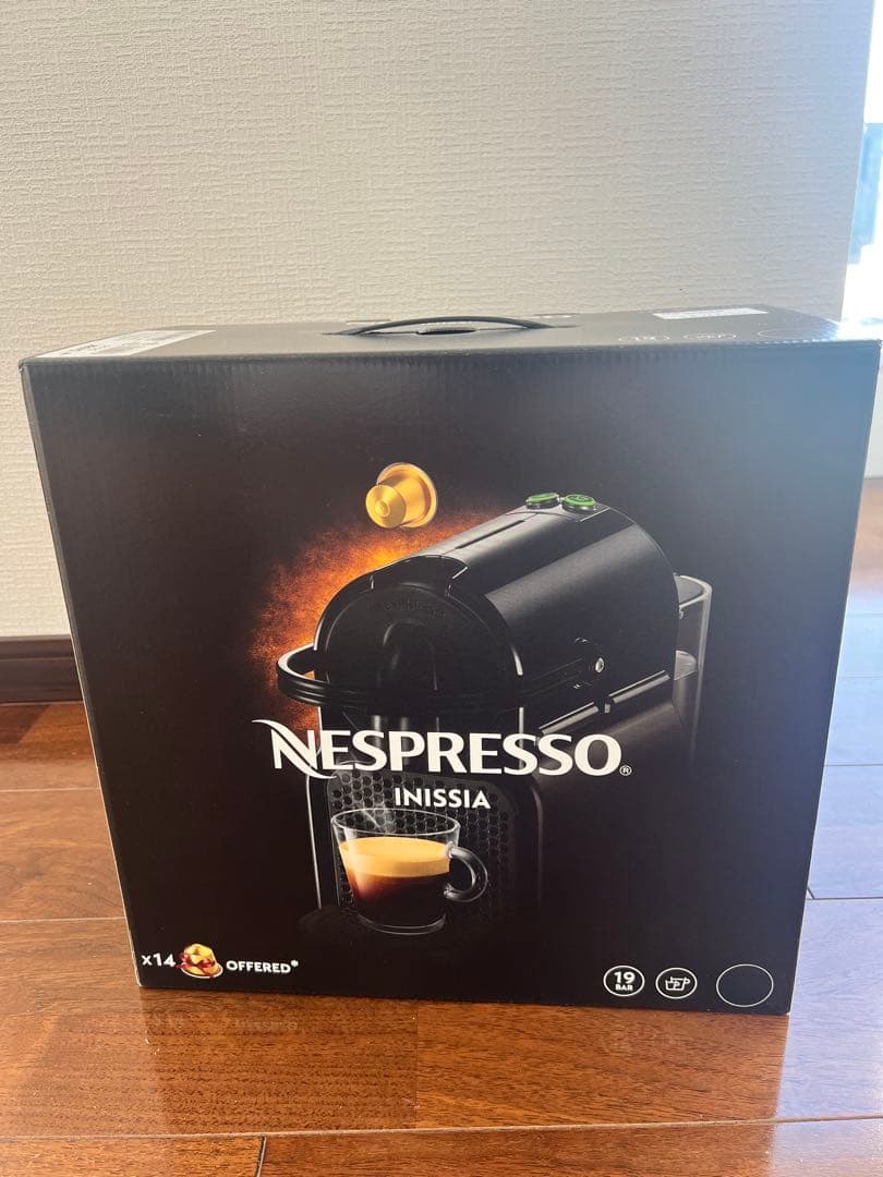 未使用　ネスプレッソ NESPRESSO INISSIA エスプレッソマシン