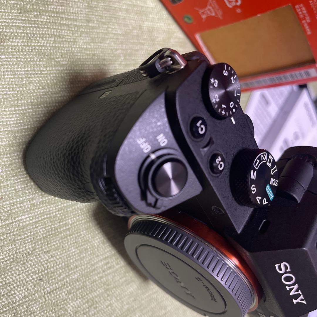 Sony α7 II ILCE-7M2 本体 + バッテリー2個 + 充電器