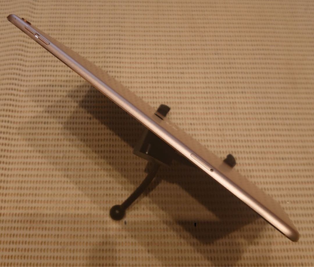 完動品SIMフリーiPad Pro9.7インチ本体128GB送料込2H258