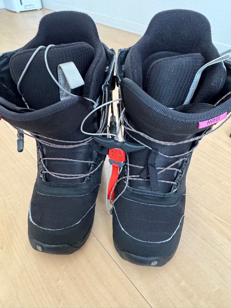BURTON MINT-ASIANFIT 24 バートンブーツ　スノーボード