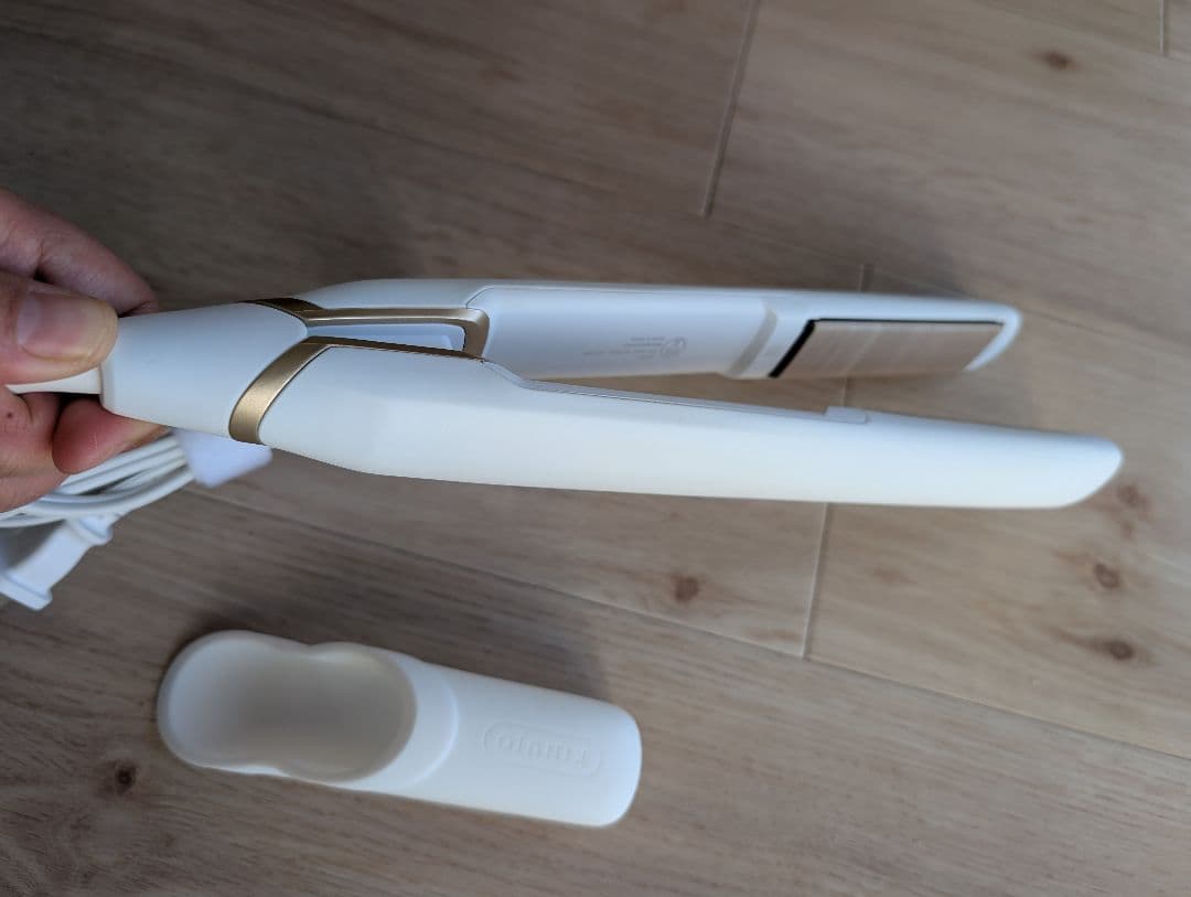 即発送★美品通電確認済　KINUJO ストレートヘアアイロン ホワイト