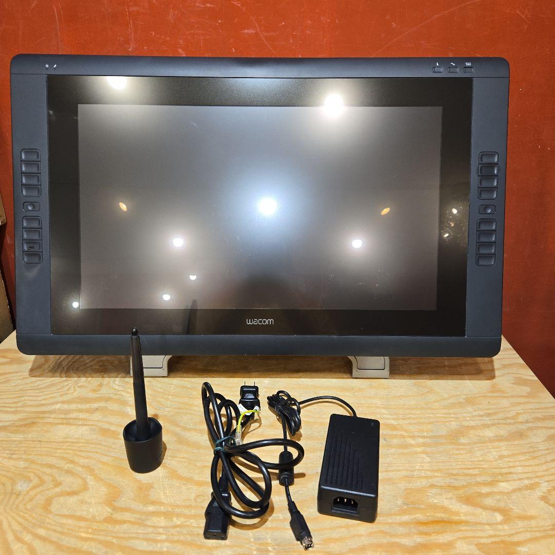 【E】Wacom 液晶タブレット Cintiq 22HD DTK-2200