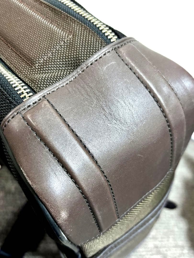 美品　TUMIビジネスバッグ ブラック ナイロン レザー　大容量