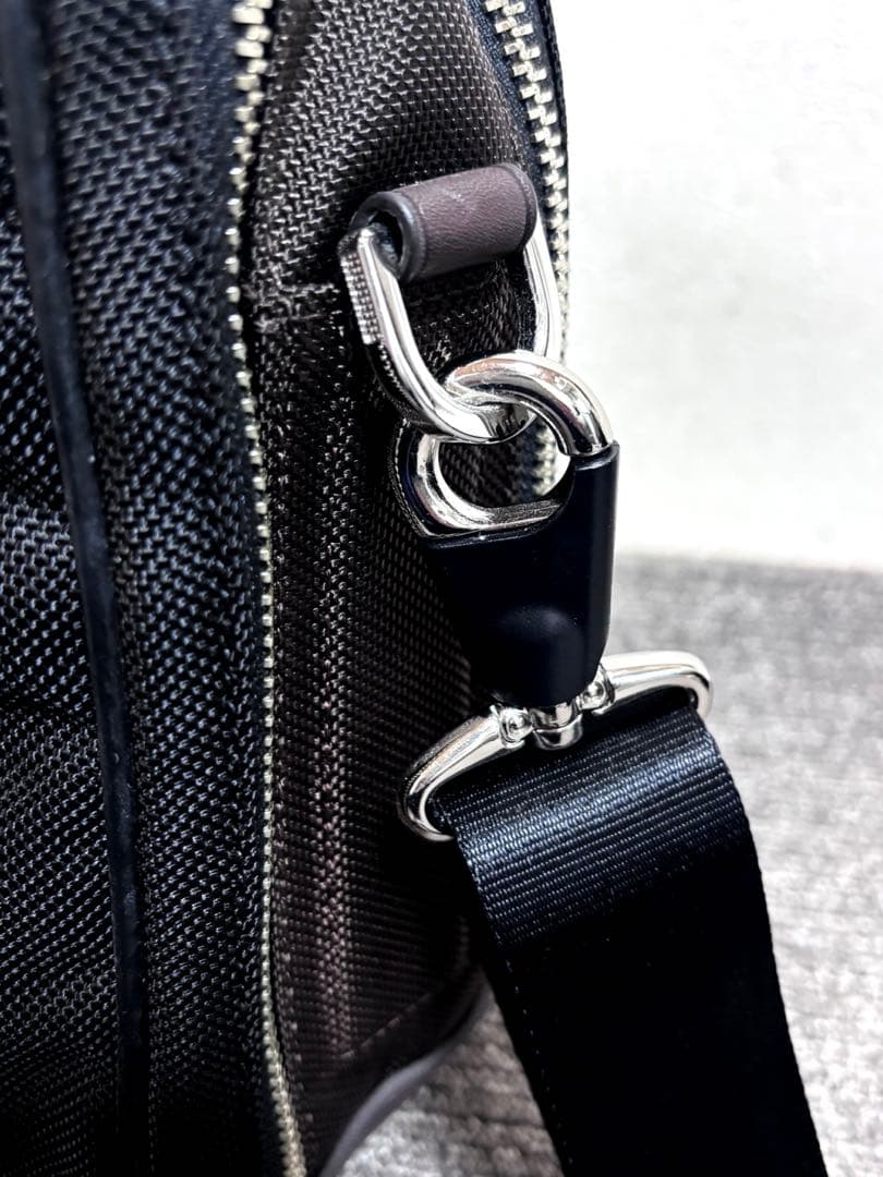 美品　TUMIビジネスバッグ ブラック ナイロン レザー　大容量