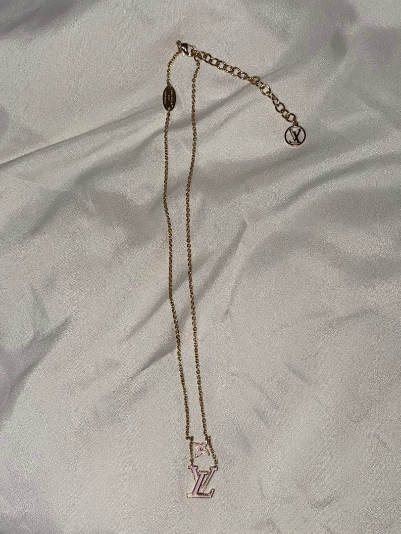 最終値下げ！【美品】Louis Vuitton ロゴネックレス