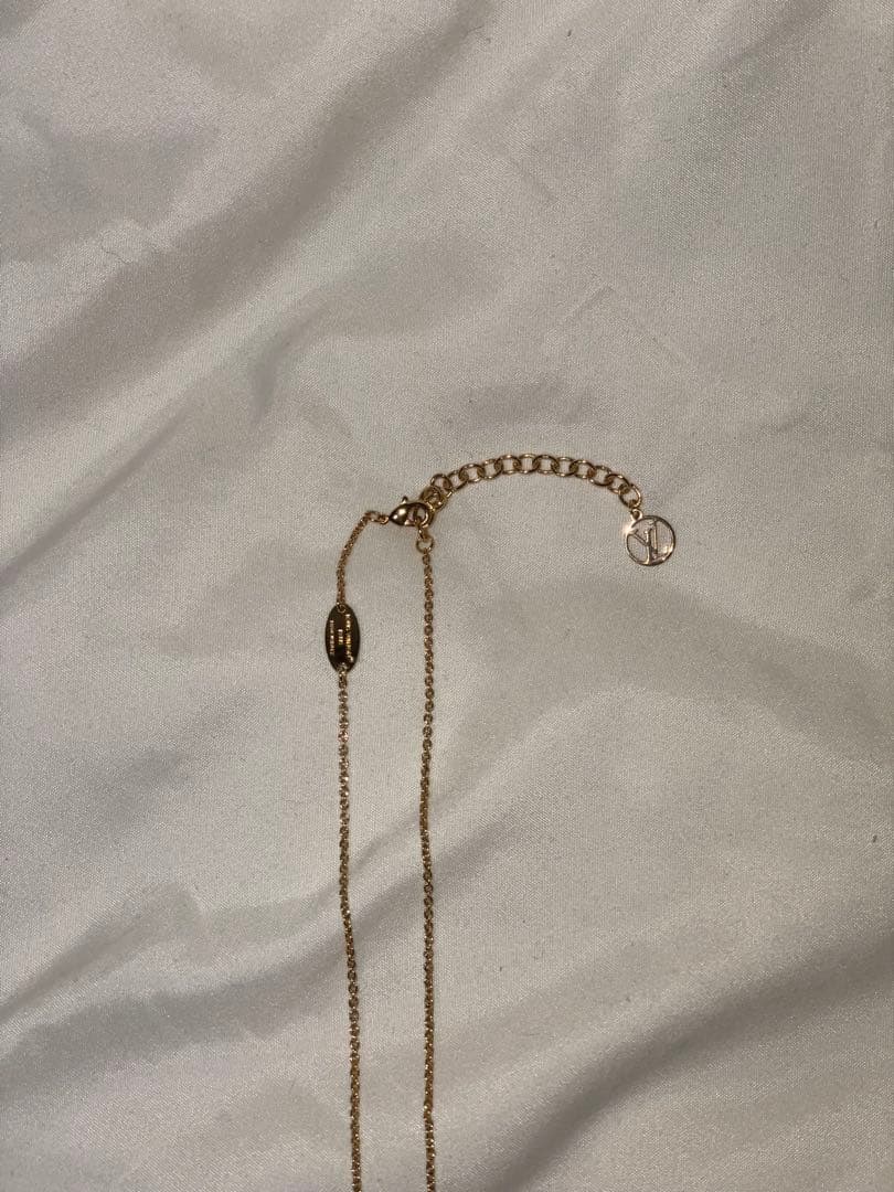 最終値下げ！【美品】Louis Vuitton ロゴネックレス