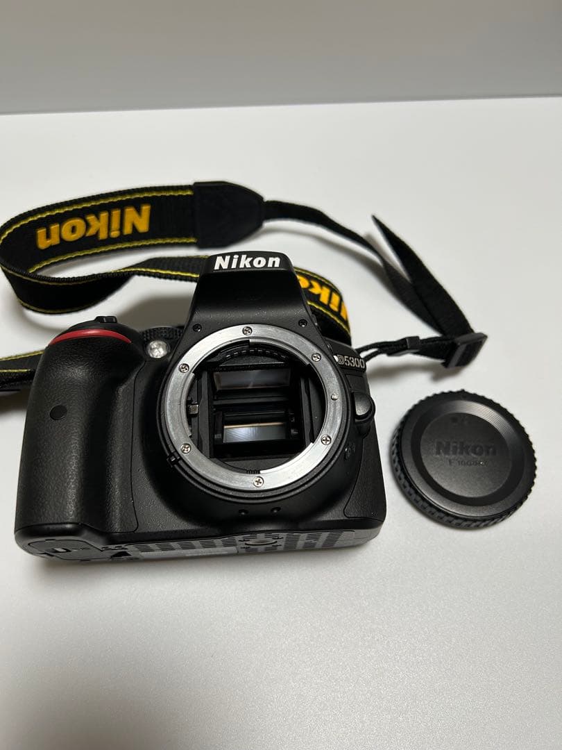 Nikon デジタル一眼レフカメラ レンズ2本付き　D5300