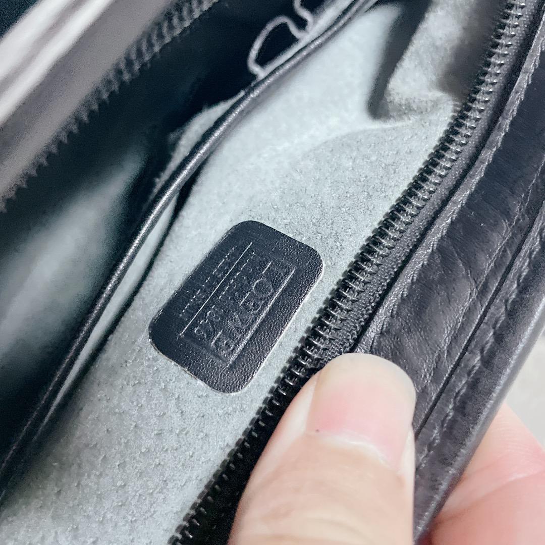 ロエベ　セカンドバッグ　本革　ブラック　ゴールド金具　クラッチバッグ　黒色