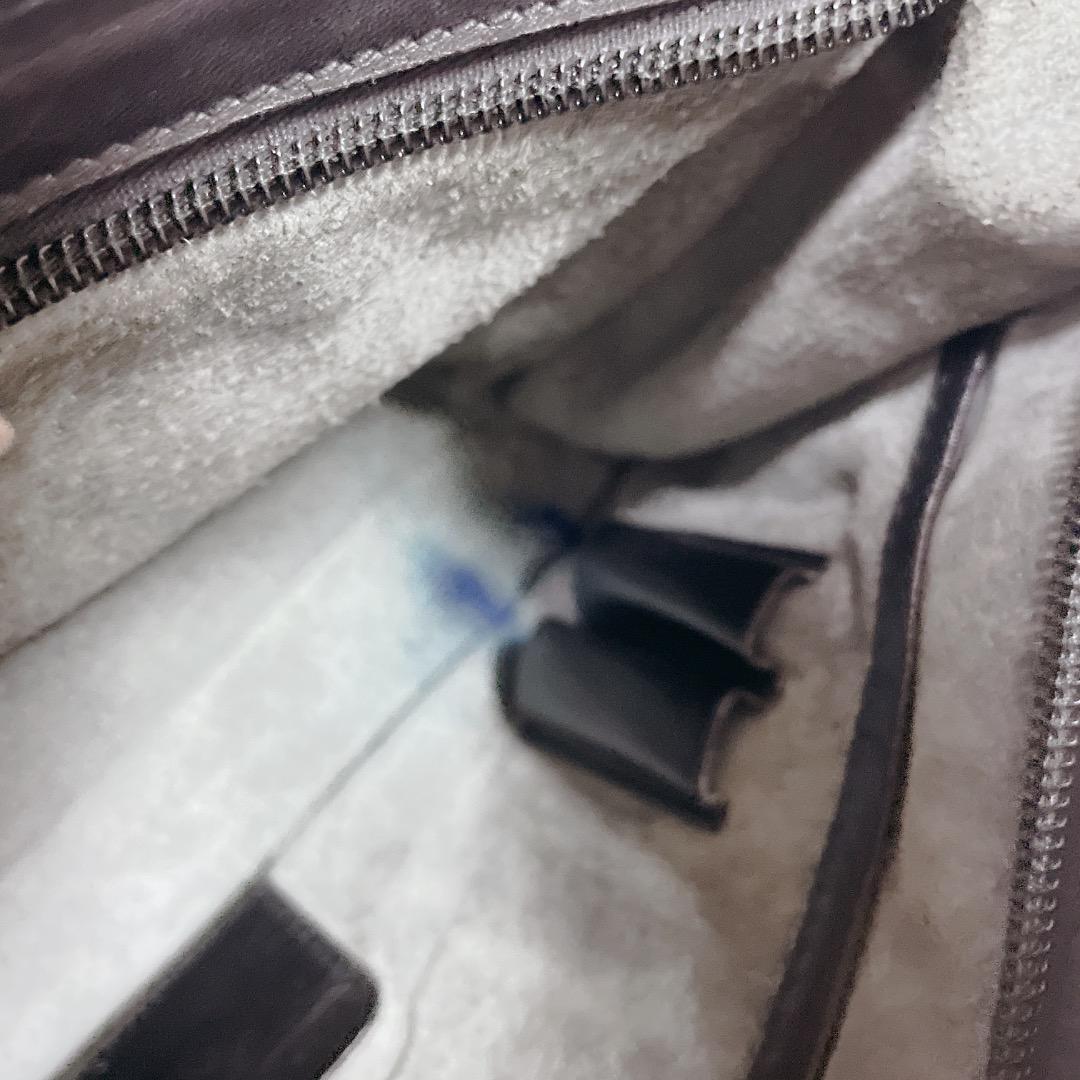 ロエベ　セカンドバッグ　本革　ブラック　ゴールド金具　クラッチバッグ　黒色