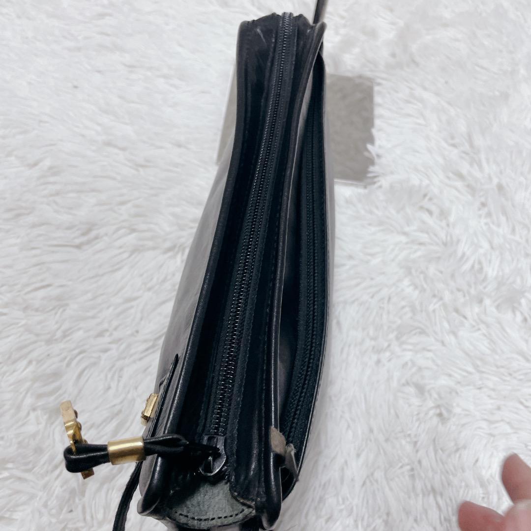 ロエベ　セカンドバッグ　本革　ブラック　ゴールド金具　クラッチバッグ　黒色