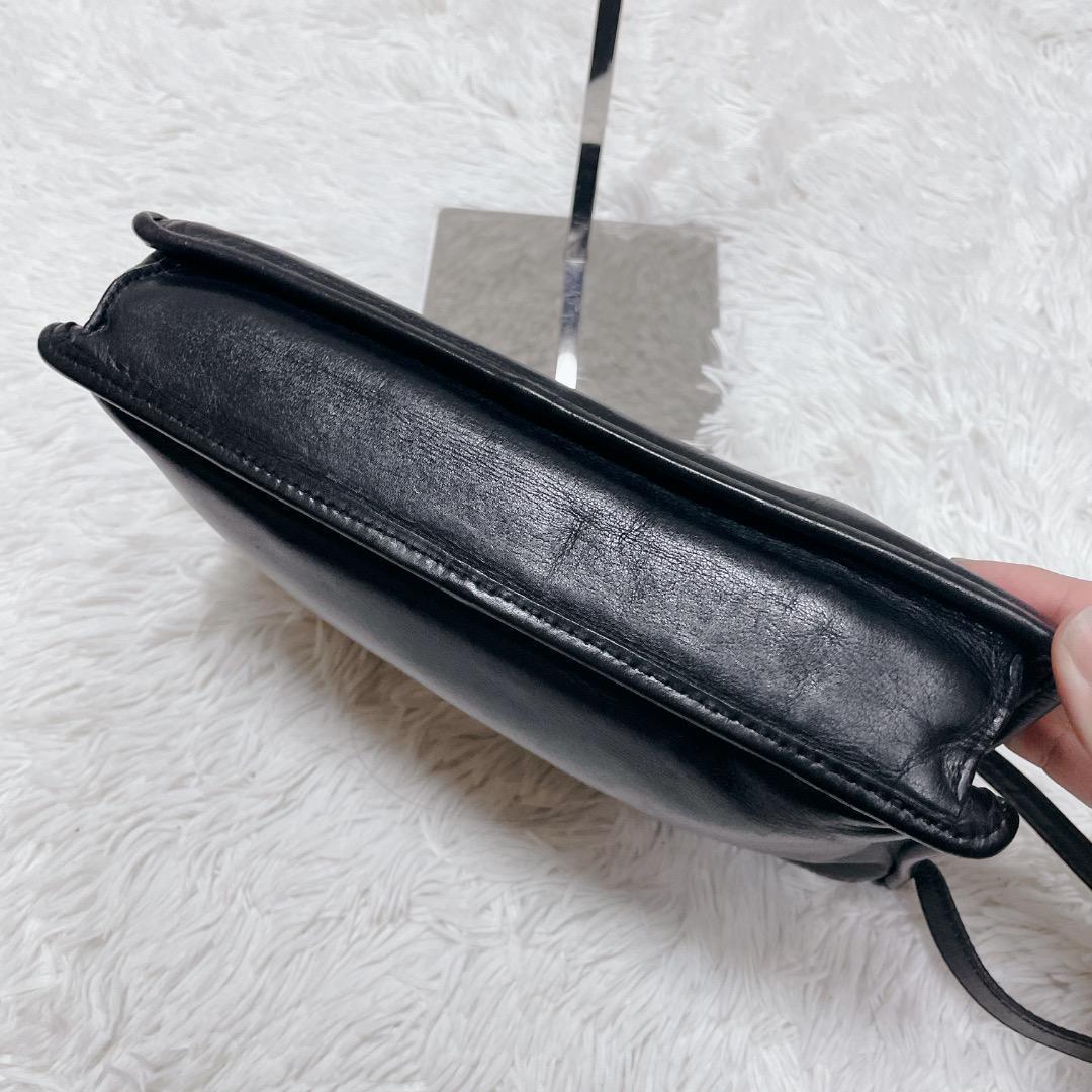 ロエベ　セカンドバッグ　本革　ブラック　ゴールド金具　クラッチバッグ　黒色