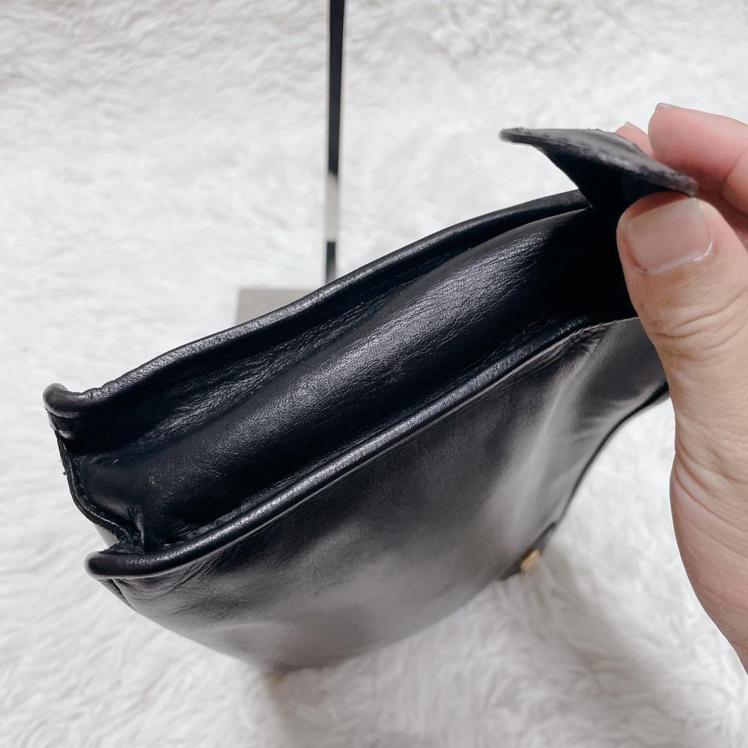 ロエベ　セカンドバッグ　本革　ブラック　ゴールド金具　クラッチバッグ　黒色