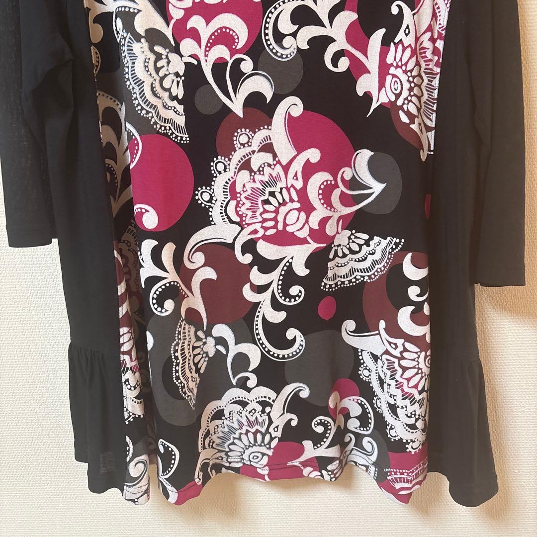 【美品】✨トクコプルミエヴォル✨黒地に抽象的な花柄の五分袖チュニック❣️
