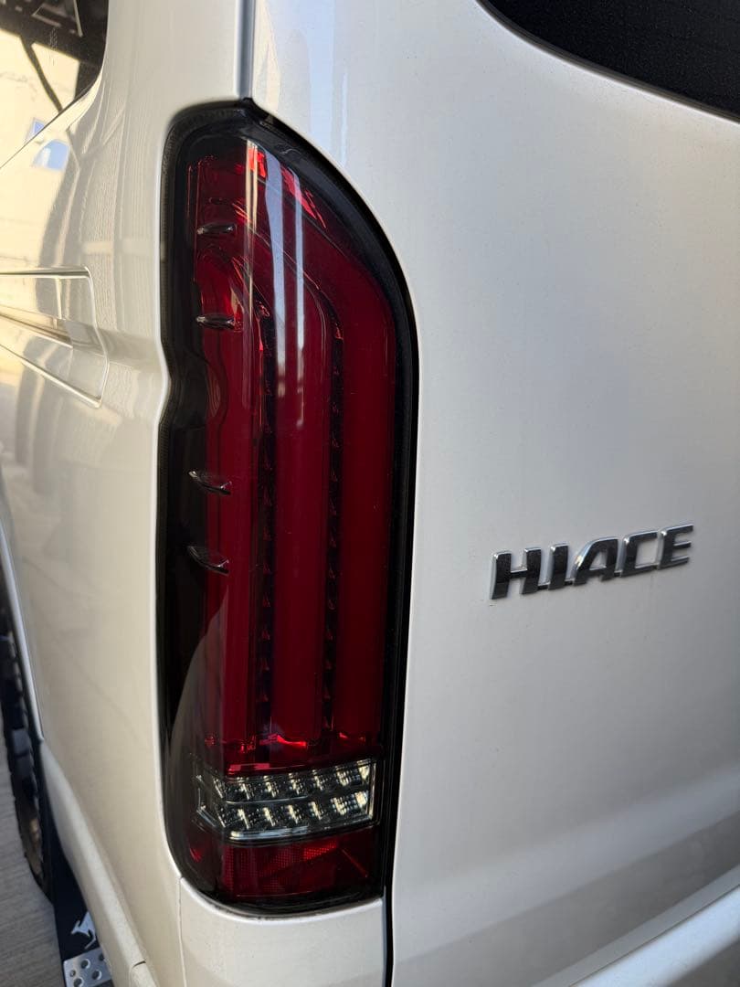 FLEX LEDテールランプ ULTIMATE ハイエース 200系