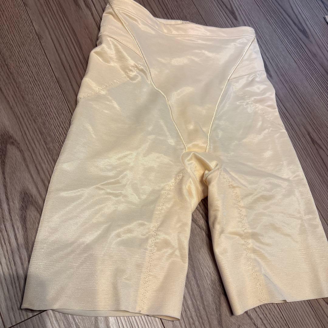 フォーシスアンドカンパニー D70 ブライダルインナー