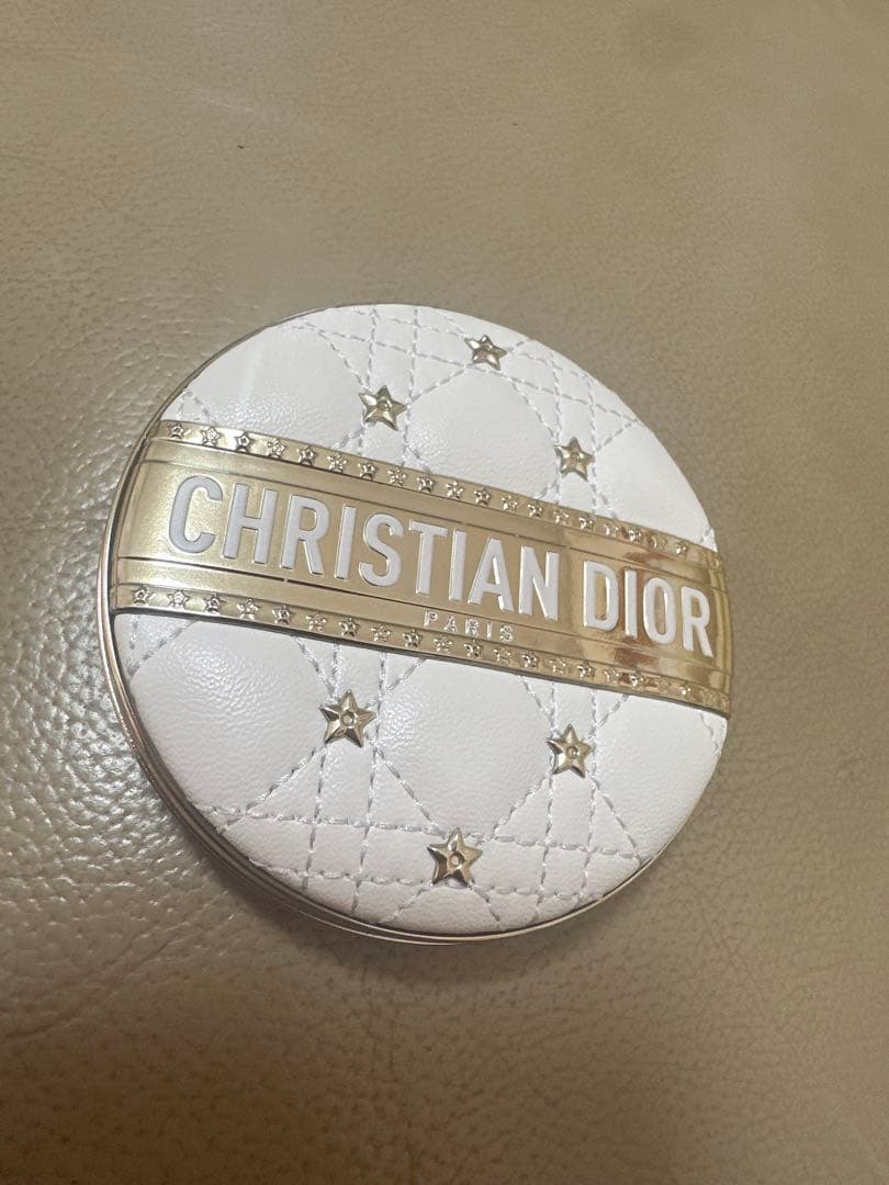 ディオールスキン フォーエヴァー グロウ ルミナイザー