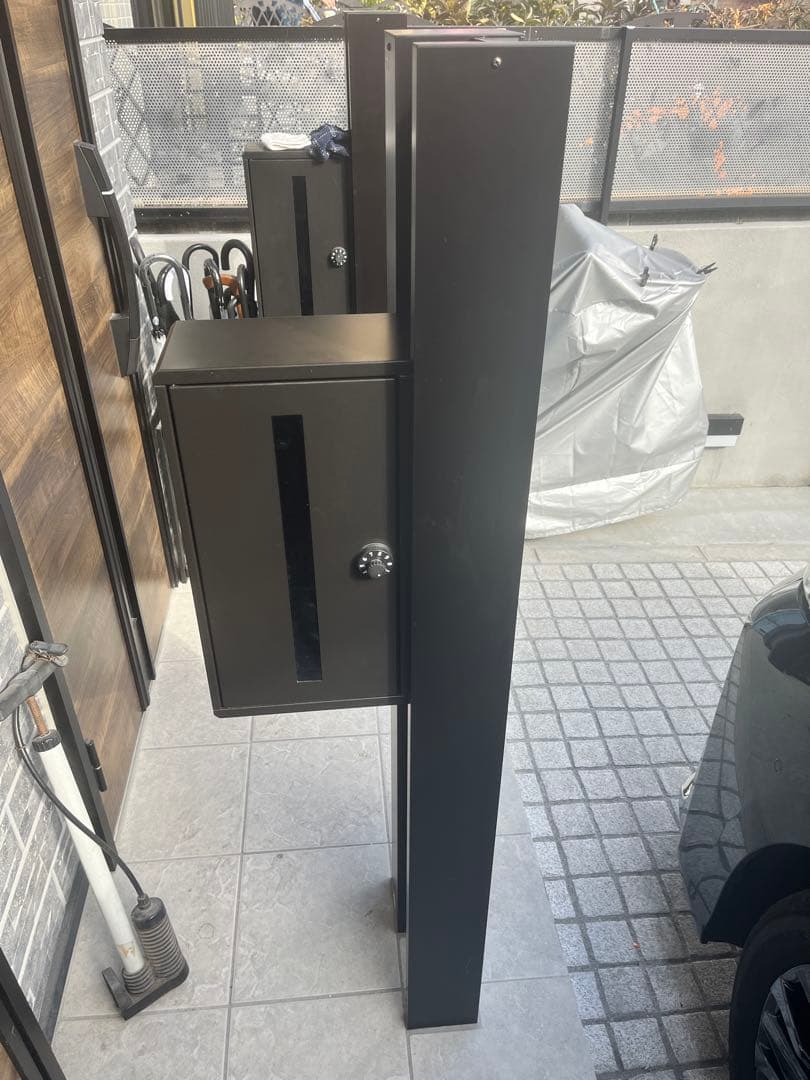 機能門柱　インターホン、表札なし