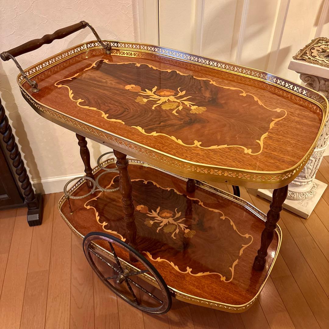 イタリア製 飾り棚 (画像3枚目ベネチアグラスと陶器 花瓶はオマケです)