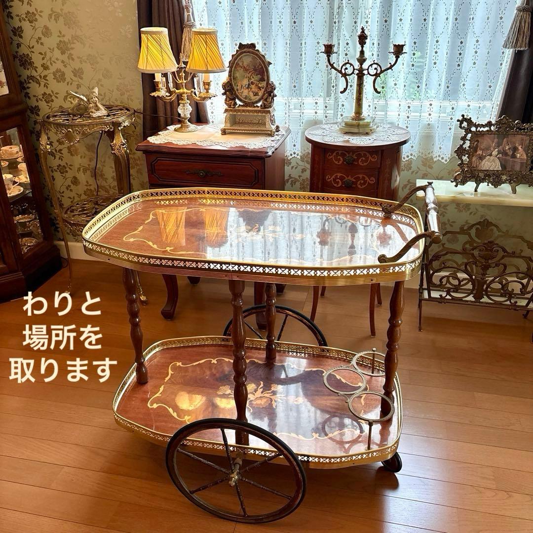 イタリア製 飾り棚 (画像3枚目ベネチアグラスと陶器 花瓶はオマケです)