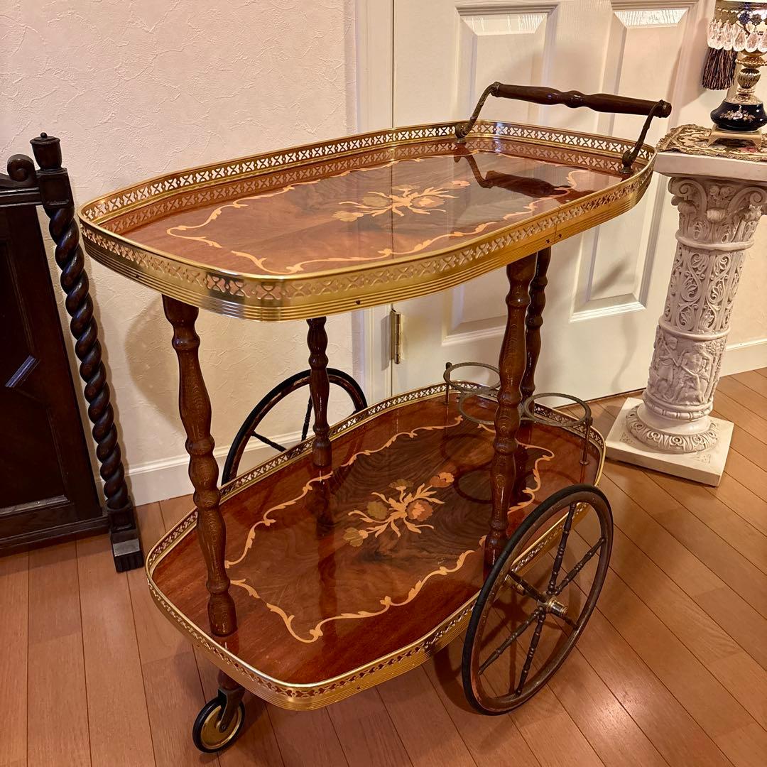 イタリア製 飾り棚 (画像3枚目ベネチアグラスと陶器 花瓶はオマケです)