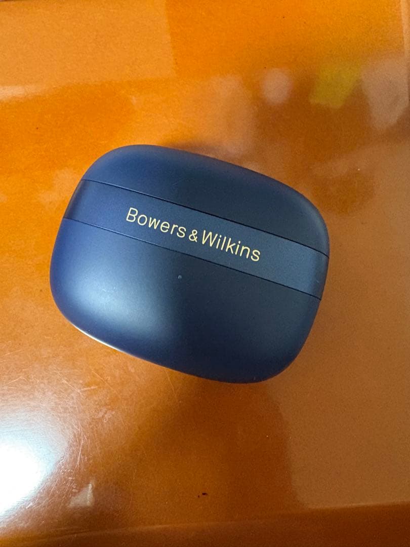 Bowers & Wilkins / Pi8 ワイヤレスイヤホン B&W