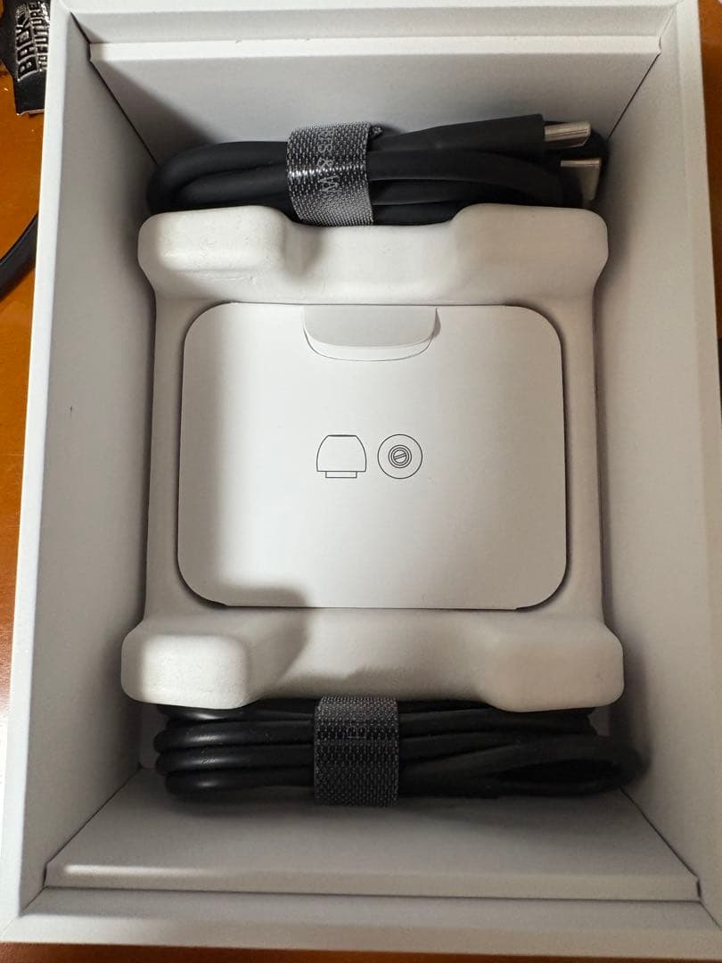 Bowers & Wilkins / Pi8 ワイヤレスイヤホン B&W