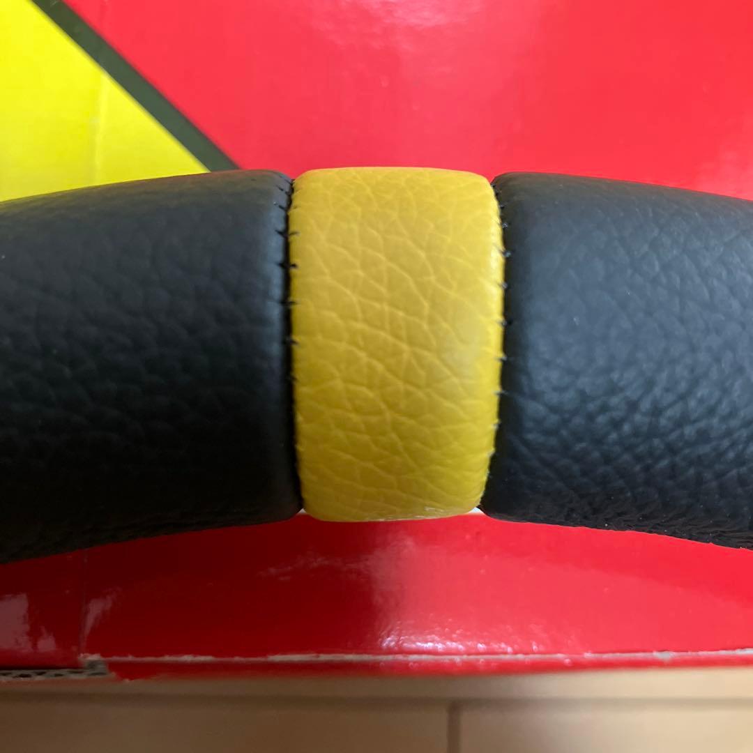 「Rio」MOMO ステアリングホイール 35cm 黒/黄色MOD.08