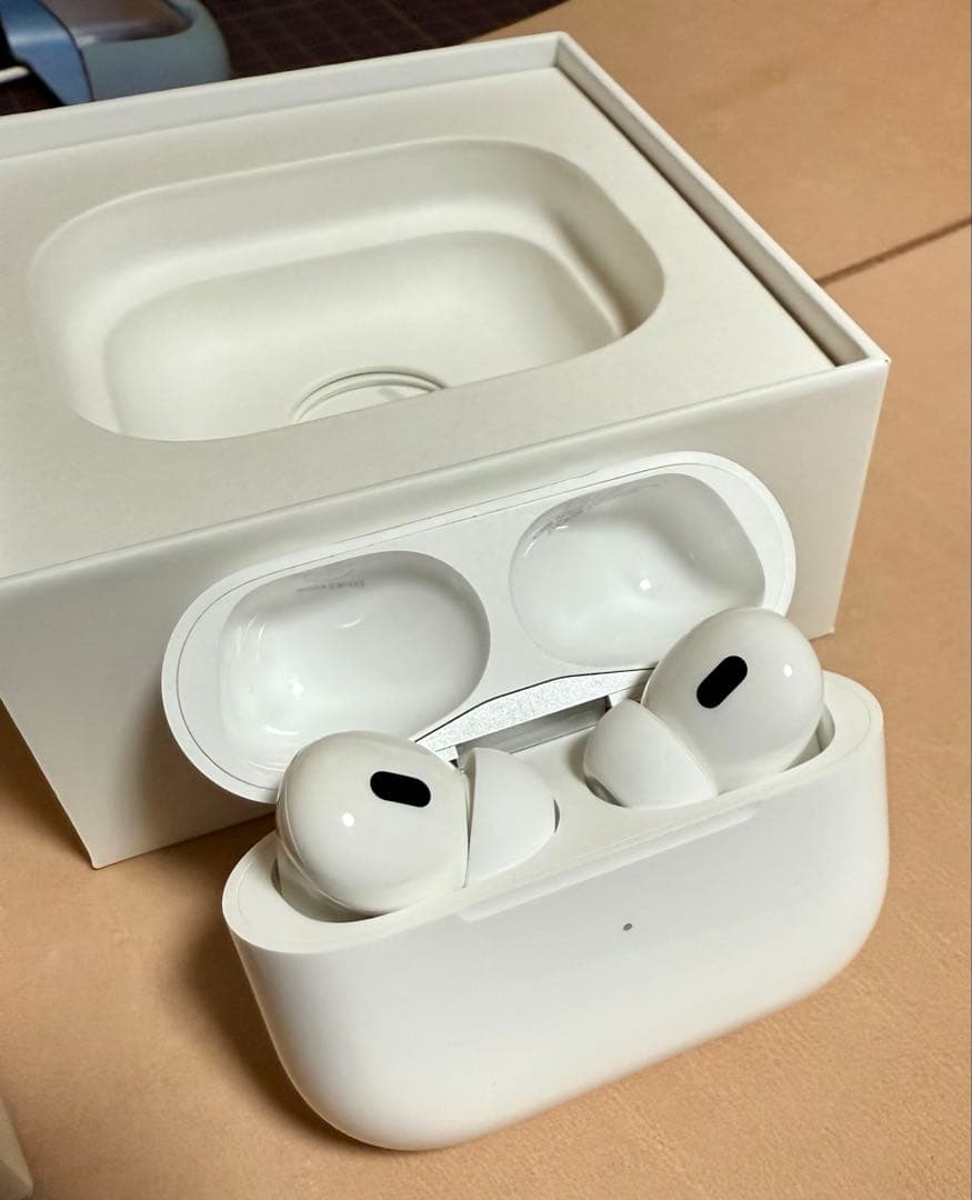 極美品　AirPods Pro 第2世代 USB--C (MTJV3J/A)