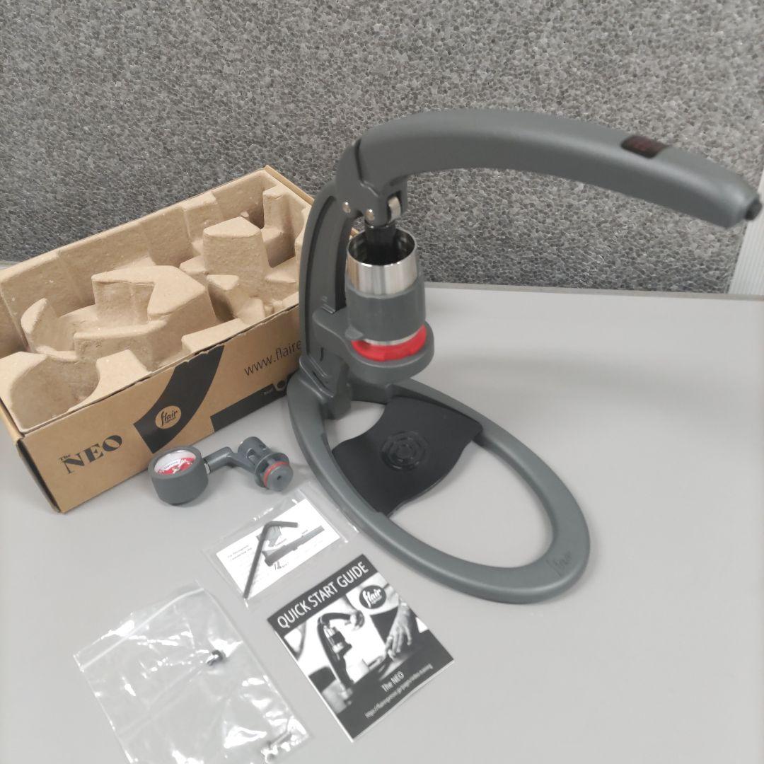 手動エスプレッソマシン The NEO Flair 別売りの圧力計付き