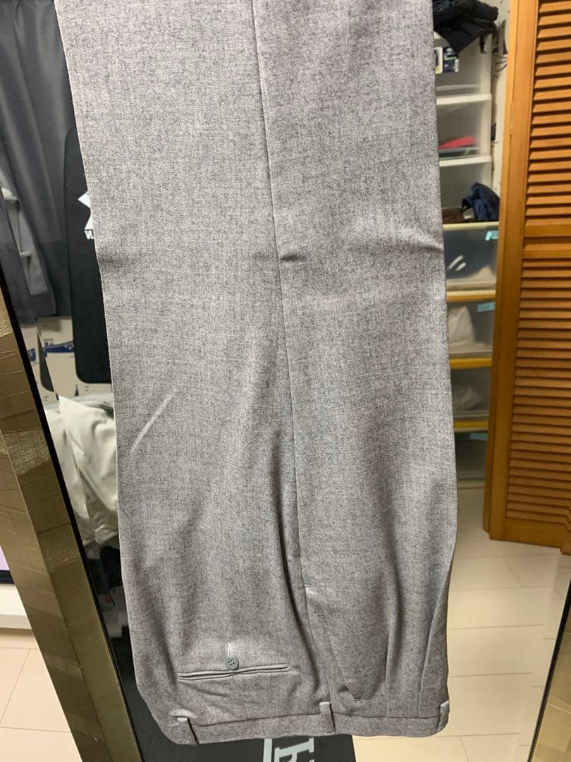 Kiton グレー ウールスーツ