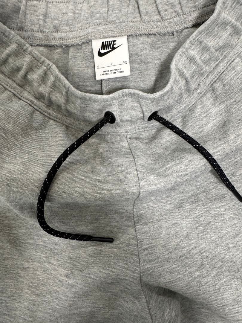 a*♡様 Nike グレー フルジップジャケットとスウェットパンツセット　　上M