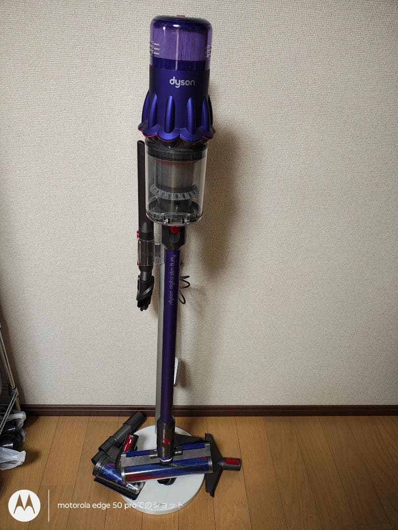 ダイソン★digital slim★SV18★バッテリー新品と同等★スタンド付き