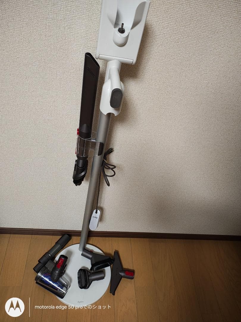 ダイソン★digital slim★SV18★バッテリー新品と同等★スタンド付き