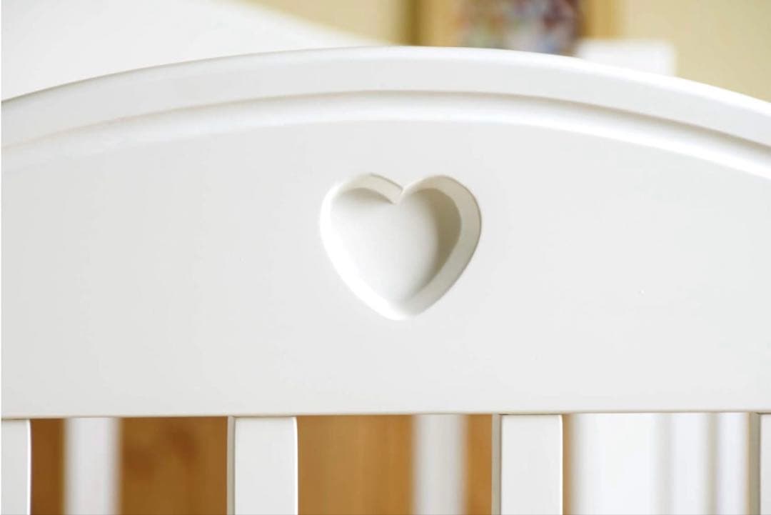 ベビーベッド　白