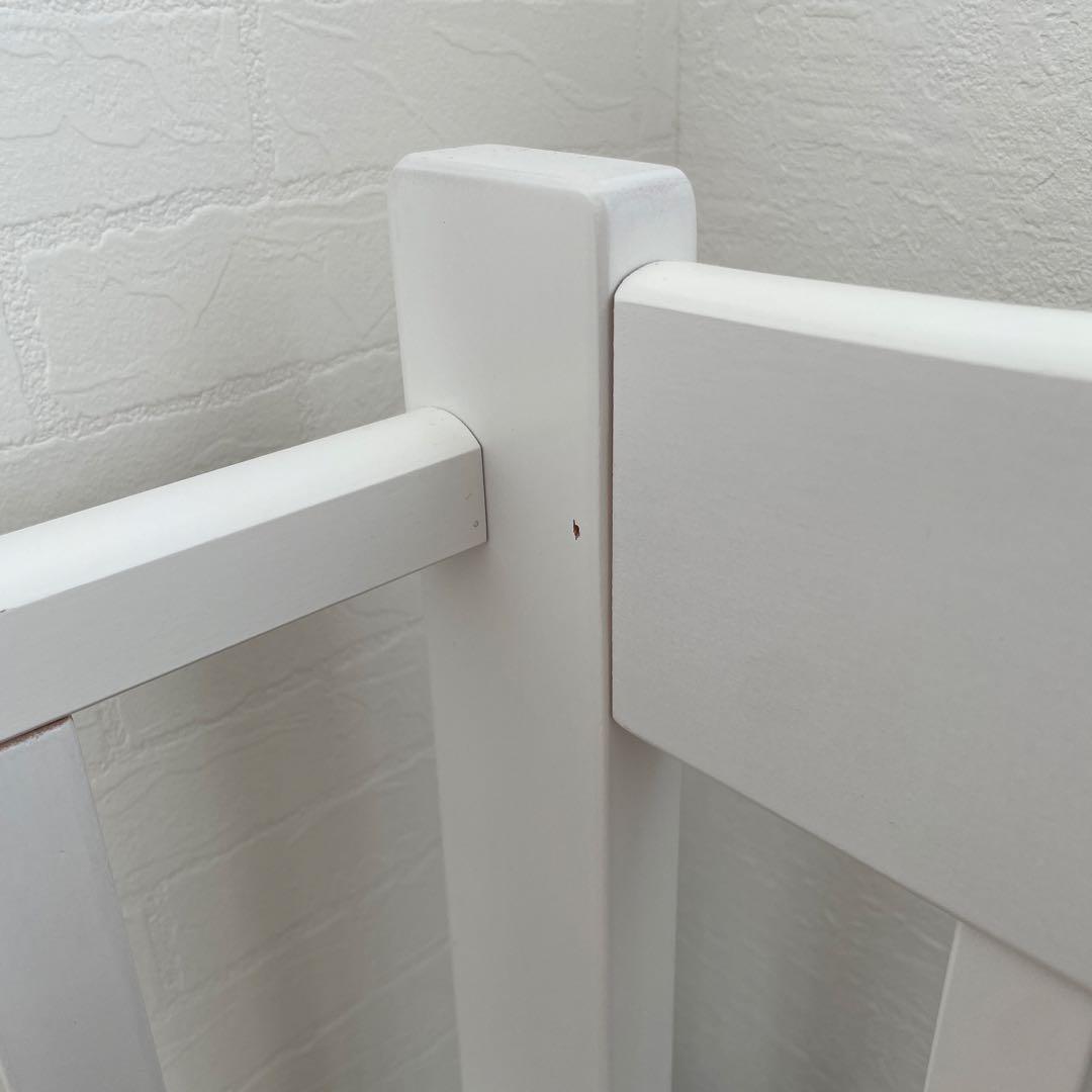 ベビーベッド　白