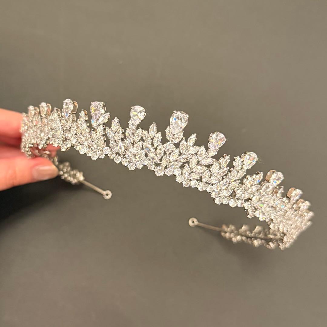 LoveTiara イリナジルコニアティアラ 専用ケース付き★期間限定値下げ