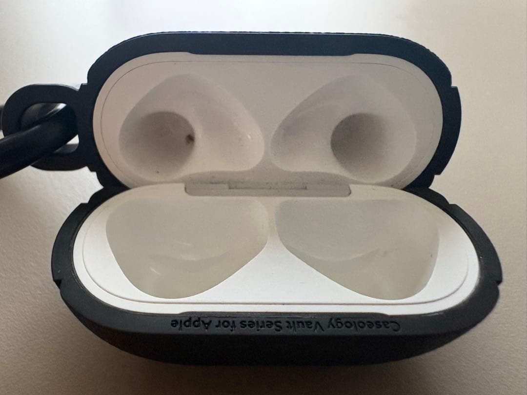 【ケース付き】AirPods 4 アクティブノイズキャンセリング搭載