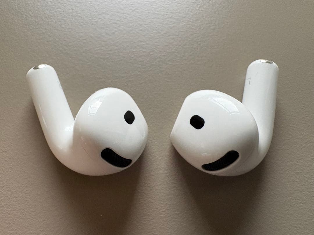 【ケース付き】AirPods 4 アクティブノイズキャンセリング搭載