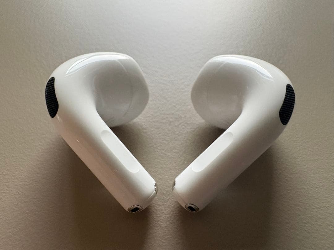 【ケース付き】AirPods 4 アクティブノイズキャンセリング搭載