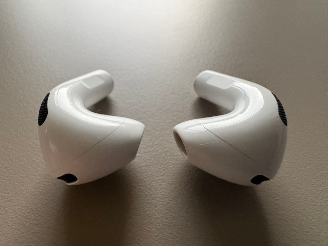 【ケース付き】AirPods 4 アクティブノイズキャンセリング搭載