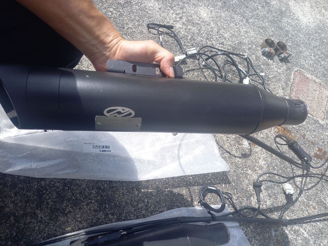 HHHハーレーソフテイルM8マフラー